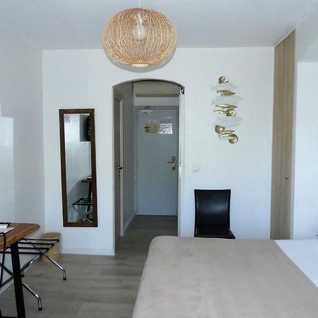 Hotel De La Vierge Noire Sainte-Maxime Zewnętrze zdjęcie